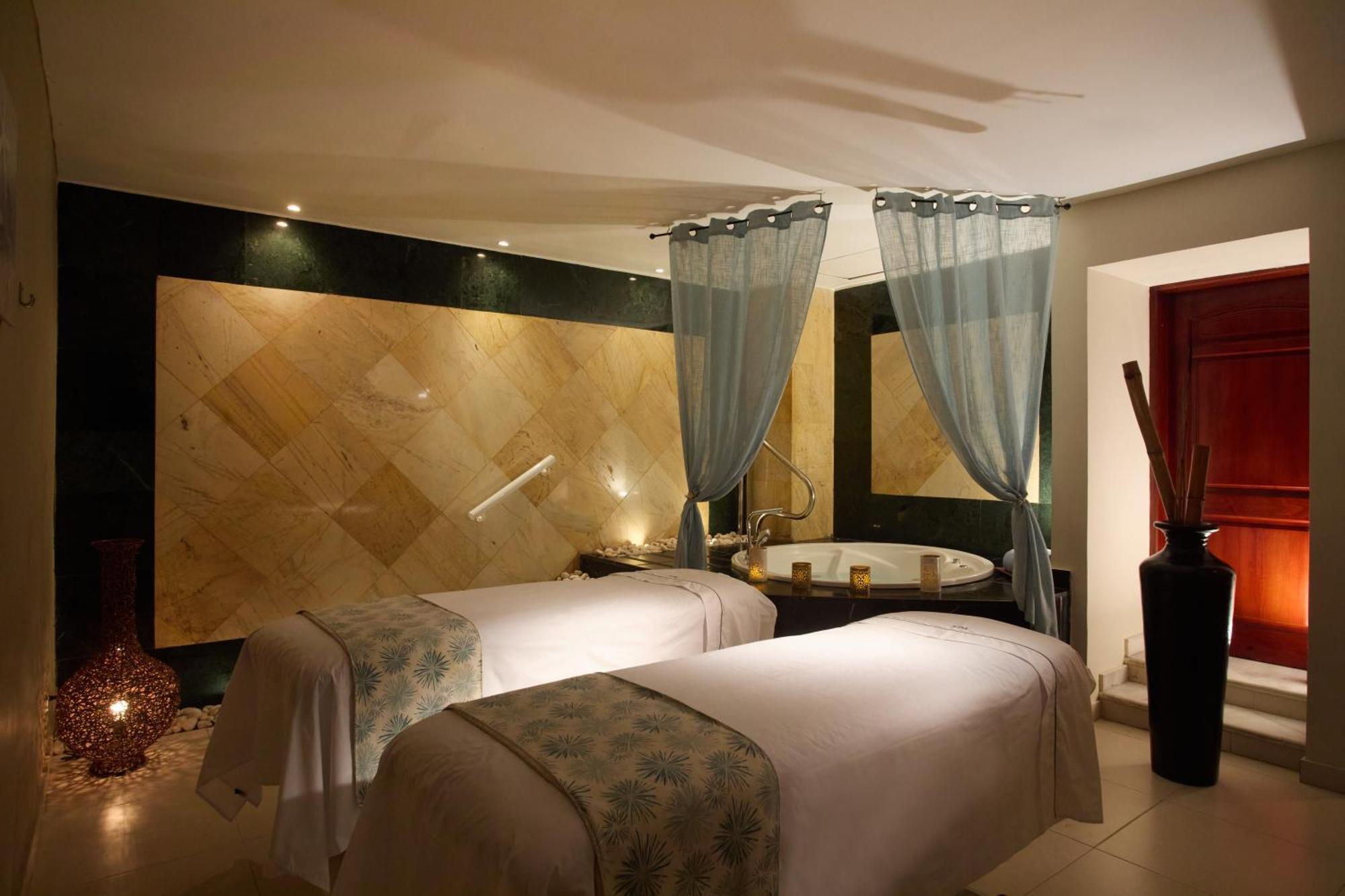 Bahia Principe Luxury Runaway Bay (Adults Only) Exterior photo